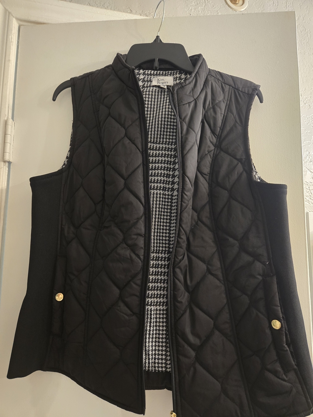 Kim RODGERS Quilted Black Vest with Houndstooth Lining